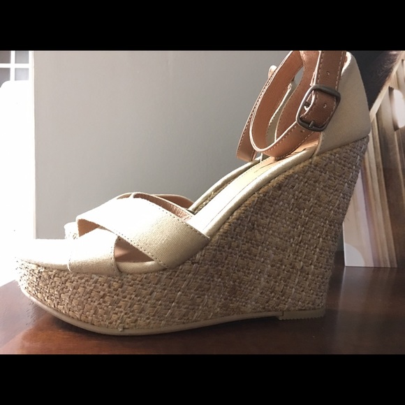 MIA Wedges! - Picture 2 of 3