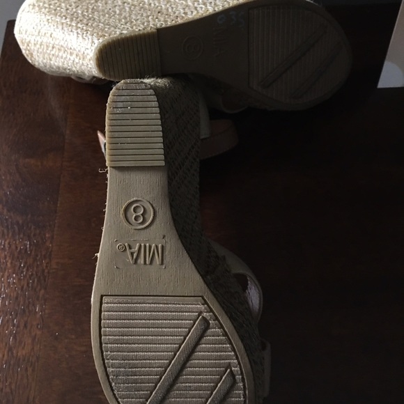 MIA Wedges! - Picture 3 of 3