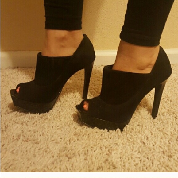 Jessica Simpson black heels size 5.5