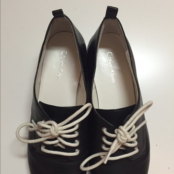 Shoes - Picture 2 of 4