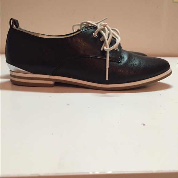 Shoes - Picture 3 of 4