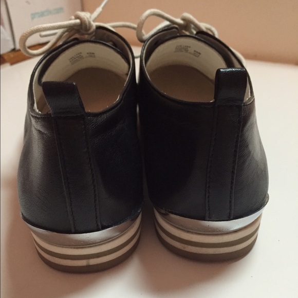 Shoes - Picture 4 of 4