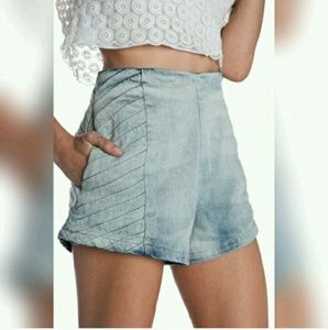 Finders keepers denim shorts great condition