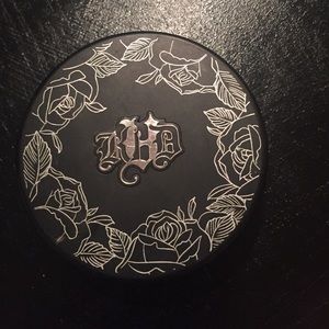 KatnVonD powder foundation Light 42