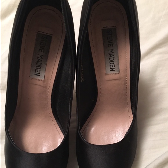 STEVE MADDEN RHINESTONE PUMPS✨