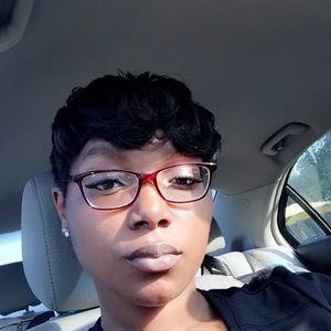 Meet your Posher, Deriann