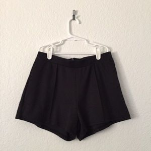 High Waisted Pleaded Shorts