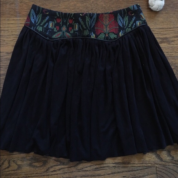 ✨✨✨70% off SALE✨✨✨Satin All Saints' skirt