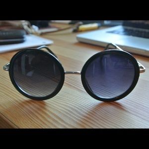 Black Hippie Round Frame sunglasses