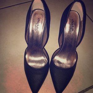 Black close toe heels only worn once