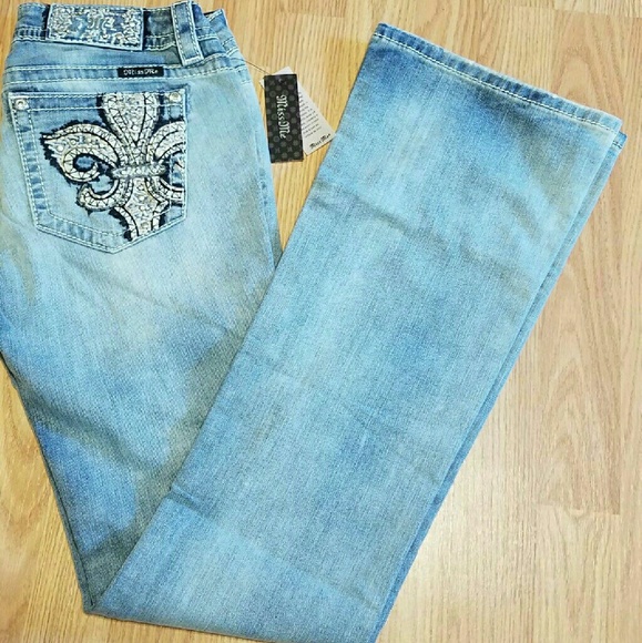 NWT Miss Me Jean Size 28 , inseam is 34" boot