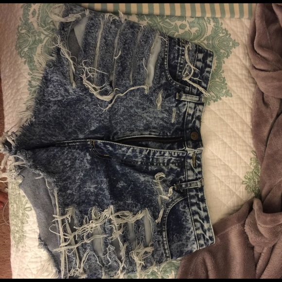 GUESS destroyed high waisted shorts