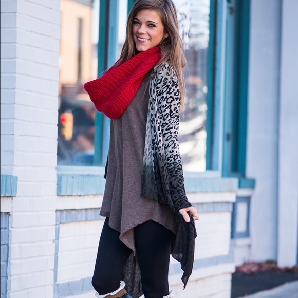 THE BUCKLE Ombré Leopard Rhinestone Cardigan