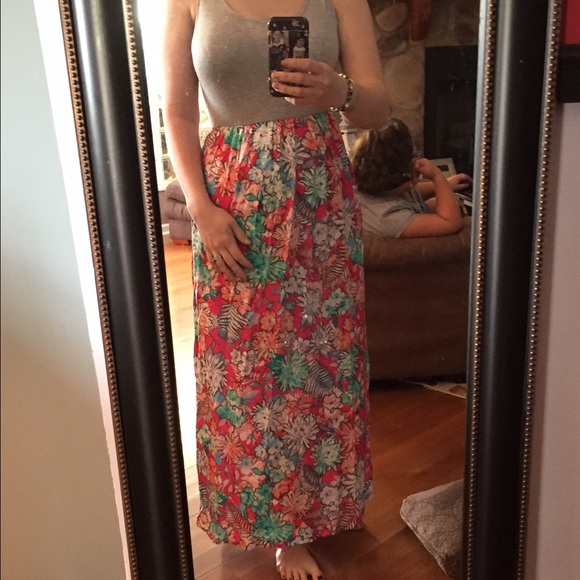 Summery Maxi Dress - Picture 2 of 2