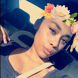 Meet your Posher, Ayana