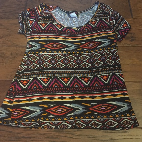 Tribal type tee