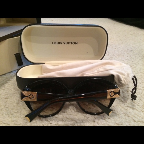 Authentic Louis Vuitton glasses - Picture 2 of 3