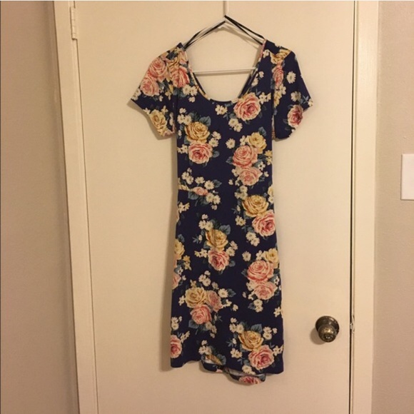 Forever 21 Dresses & Skirts - 🎉HP🎊 NWT Size 1X forever21 floral bodycon dress