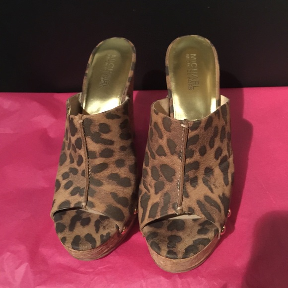 Michael Kors Cheetah print wedge - Picture 2 of 4