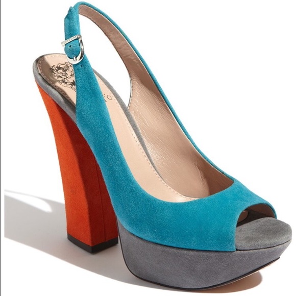 Vince Camuto Mazin Pump size 9/39 peacock