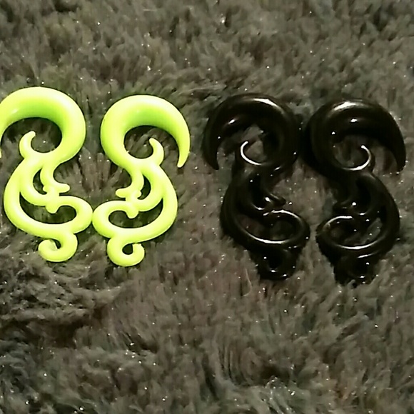Brand new 10pc spiral ear expanders plugs - Picture 4 of 4
