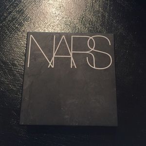 NARS light 5 FIJI powder foundation