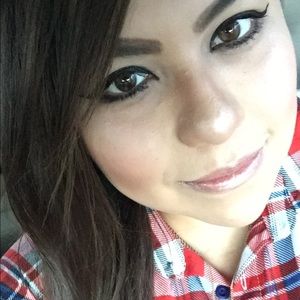 Meet your Posher, Jacquii