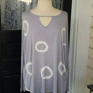 Nwot Super soft grey  L/xL long sleeved blouse
