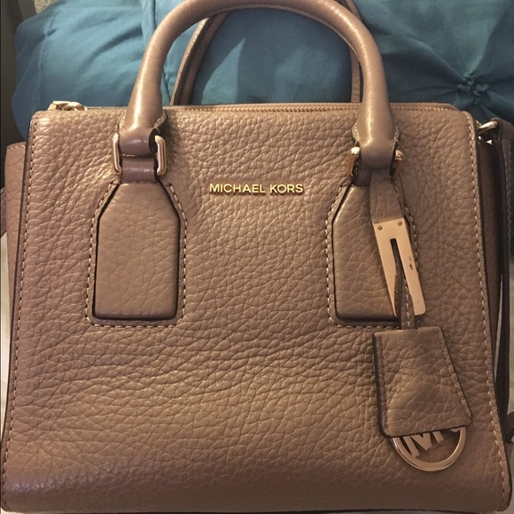 Michael kors cross body purse