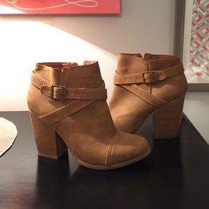 LC Lauren Conrad booties