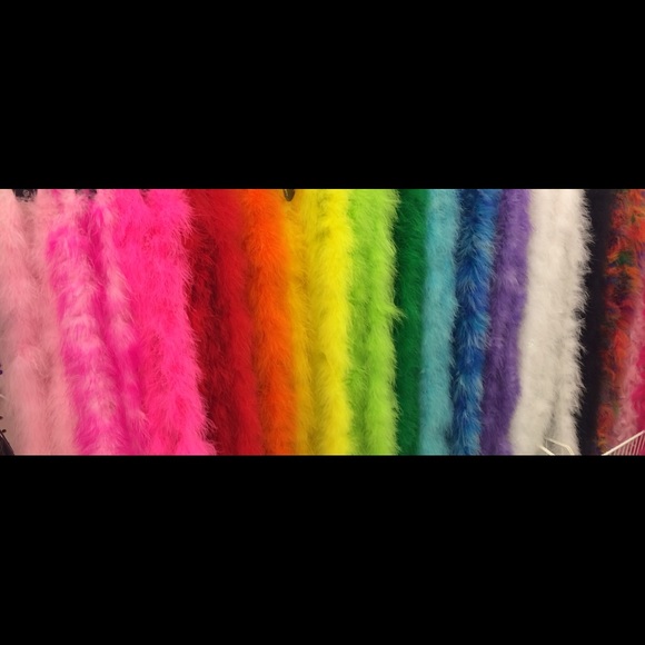 Customized Nike fur Sandals ✨Kylie inspired ✨ - Picture 3 of 4