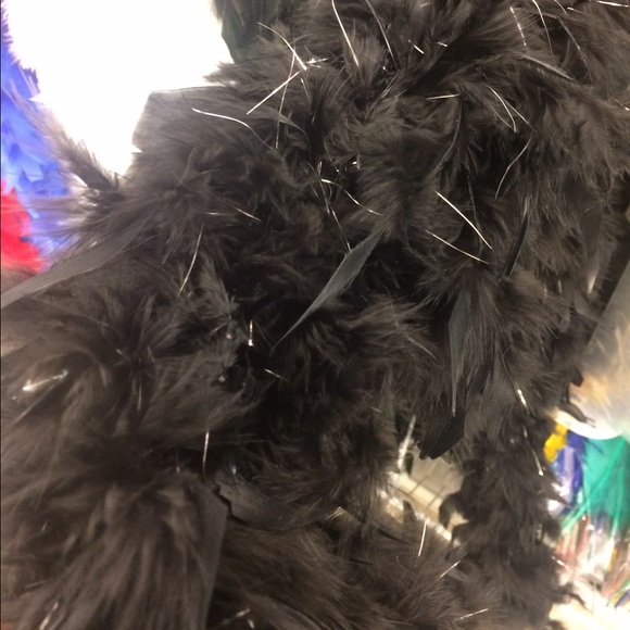 Customized Nike fur Sandals ✨Kylie inspired ✨ - Picture 4 of 4