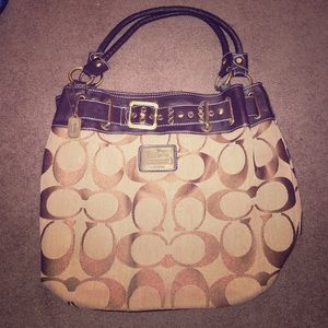 Signature Coach Shoulder Bag