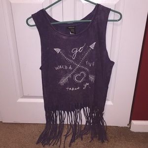 Sleeveless T-shirt