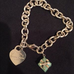 Tiffany charm bracelet with present charm