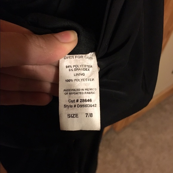 Black dress - Picture 4 of 4