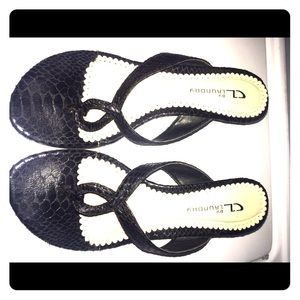 Black snakeskin Chinese Laundry sandels; sz 7