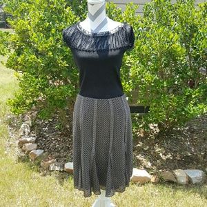 Tape measure Flowy Skirt Size 6