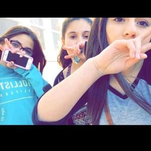 Meet your Posher, Chloe