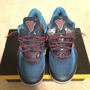 Kobe 8 "Blitz Blue"