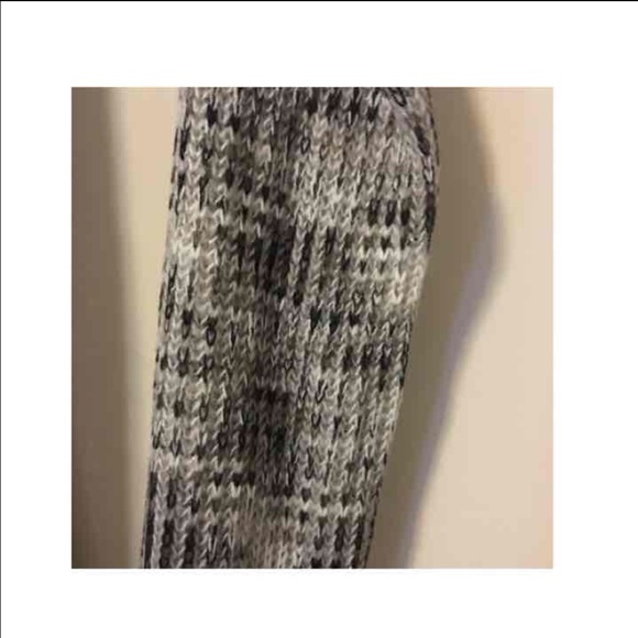 ✳️ Neutral Tone Knit Infinity Scarf ✳️ - Picture 2 of 2