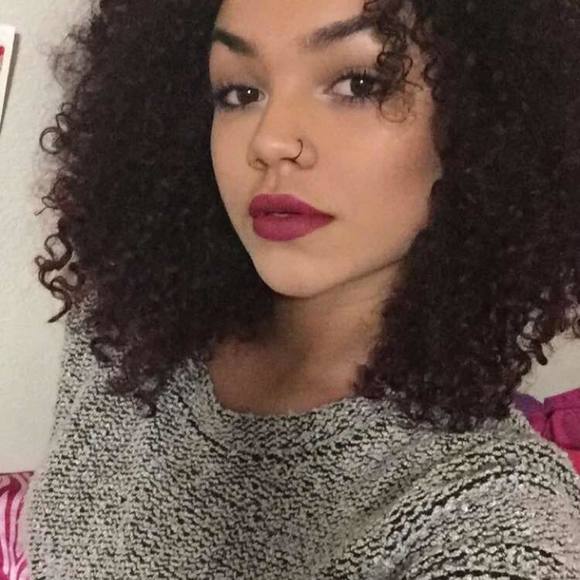 Meet your Posher, Sierra - Picture 1 of 1