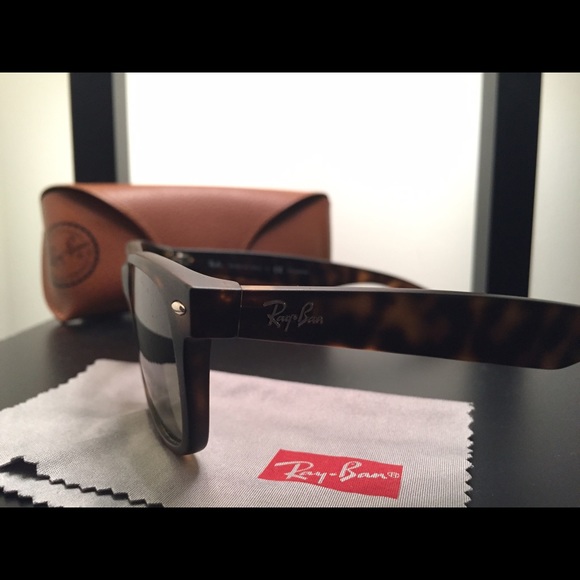 Ray-Ban New Wayfarers Polarized sunglasses - Picture 3 of 4