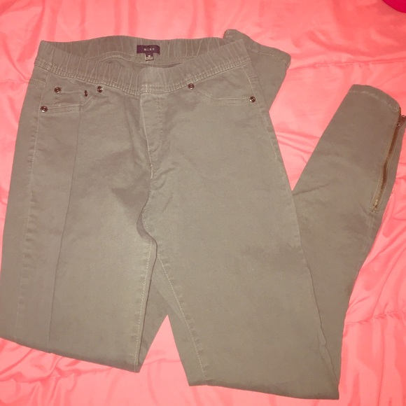 Jeans - Picture 1 of 1