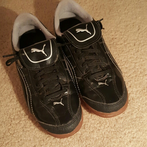 Puma indoor soccer shoes - Picture 1 of 4