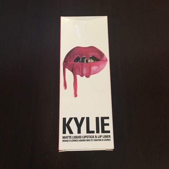 KYLIE Matte Liquid Lipstick & Liner