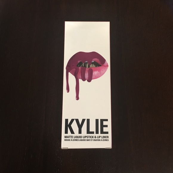KYLIE Matte Liquid Lipstick & Liner