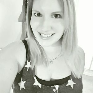 Meet your Posher, Amanda