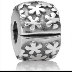 Pandora flower clip
