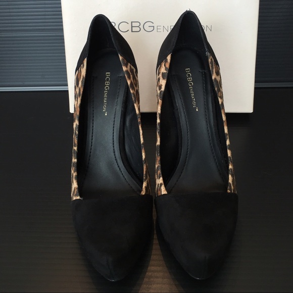 🎉🎉SALE🎉🎉 BCBGeneration Suede Parade Pumps